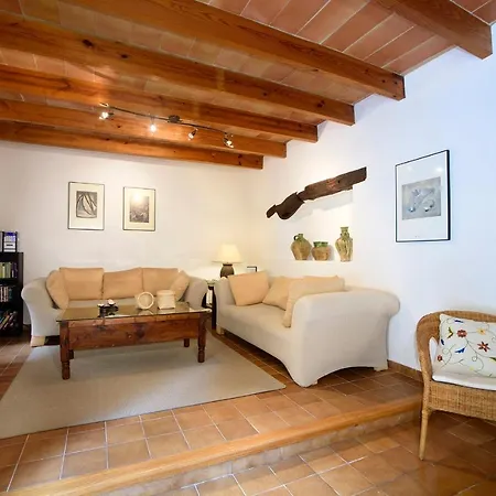 Sleeps 6 Pool Air Con Wifi * بويينسا