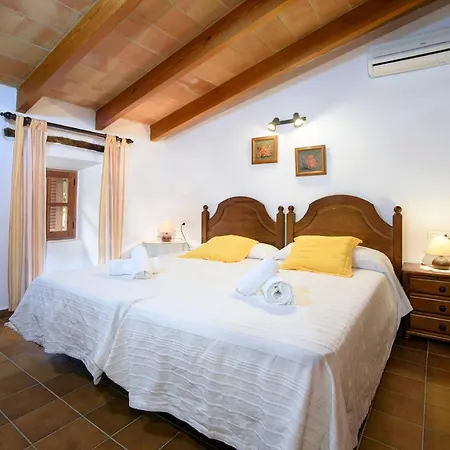 Sleeps 6 Pool Air Con Wifi