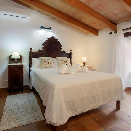 Sleeps 6 Pool Air Con Wifi