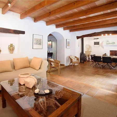 Sleeps 6 Pool Air Con Wifi بويينسا